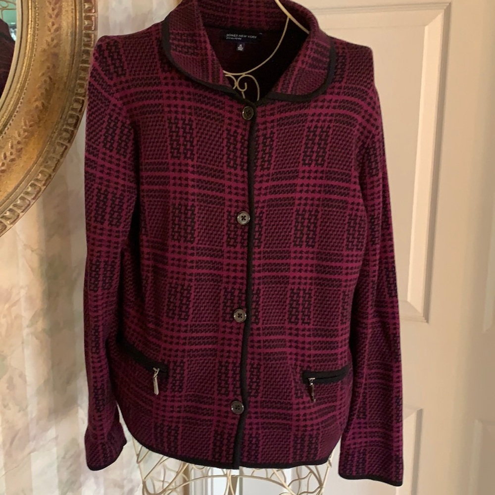 Beautiful jacket, pet & smoke free home
